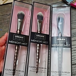 Set of 3 Urban Studio midnight mist foundation brush